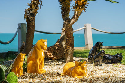 Mini Pet Urn for Ashes Neko - Lamp Black | Handmade | Ceramic Cat Urn - Pulvis Art Urns