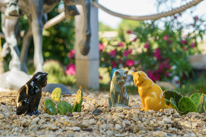 Mini Pet Urn for Ashes Neko - Lamp Black | Handmade | Ceramic Cat Urn - Pulvis Art Urns