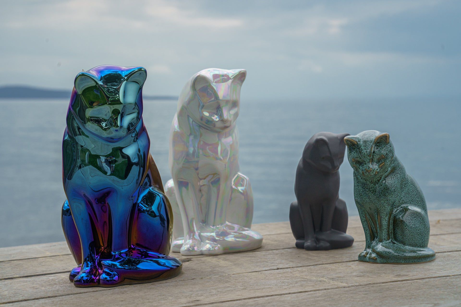 Mini Pet Urn for Ashes Neko - Oily Green Melange | Ceramic Cat Urn - Pulvis Art Urns