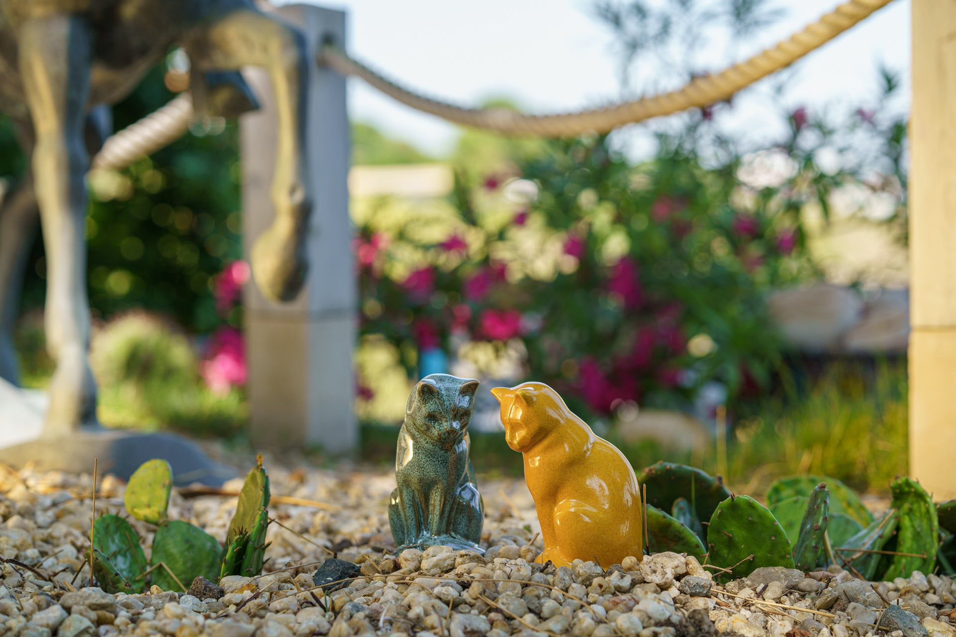 Mini Pet Urn for Ashes Neko - Oily Green Melange | Ceramic Cat Urn - Pulvis Art Urns