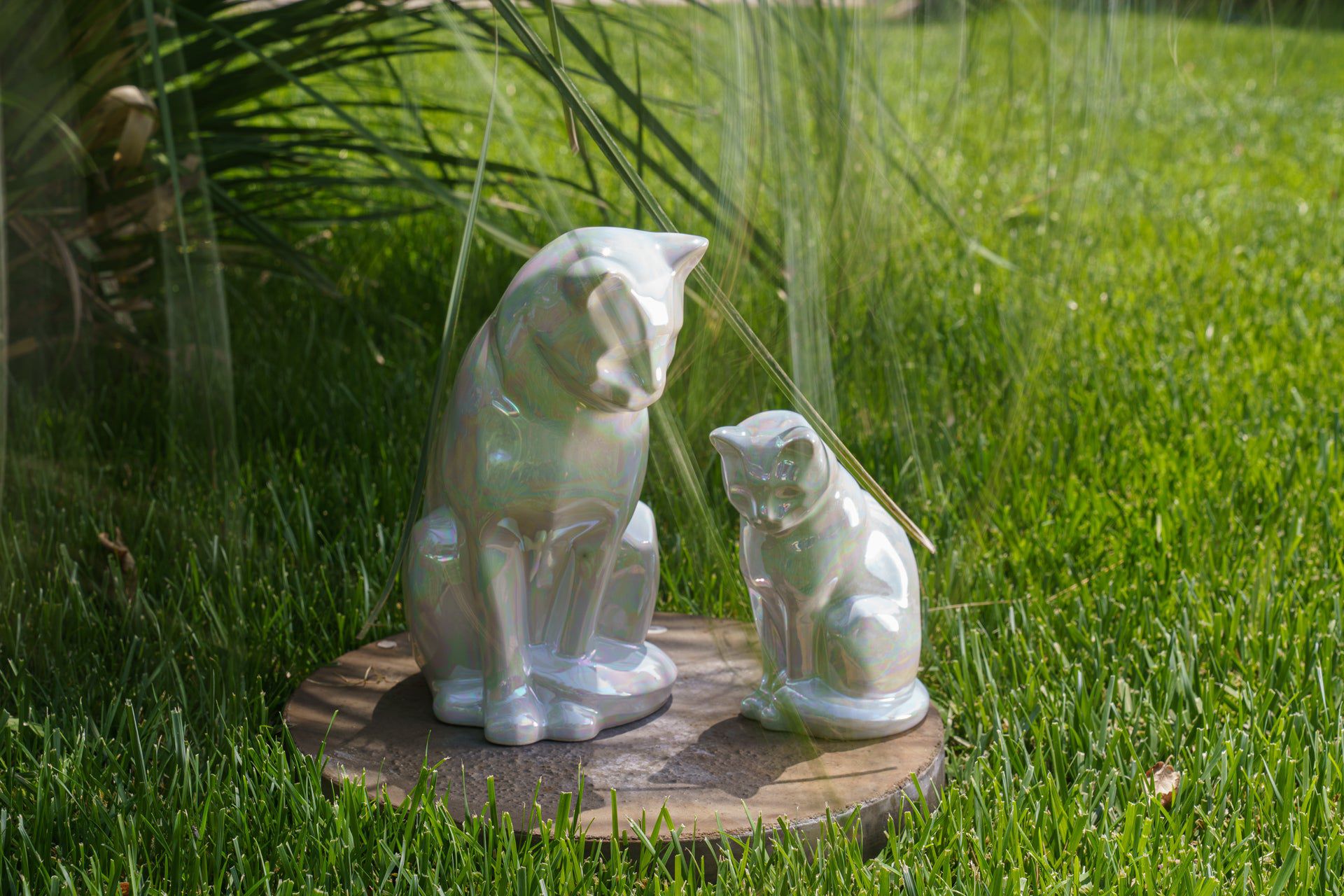 Mini Pet Urn for Ashes Neko - Pearly White | Handmade | Ceramic Cat Urn - Pulvis Art Urns