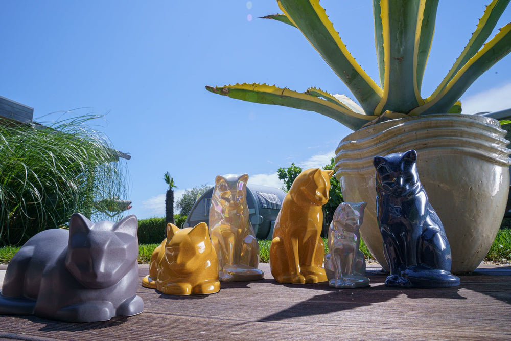 Pulvis Art Urns Pet Urn Mini Pet Urn for Ashes Neko - White Matte | Ceramic | Handmade
