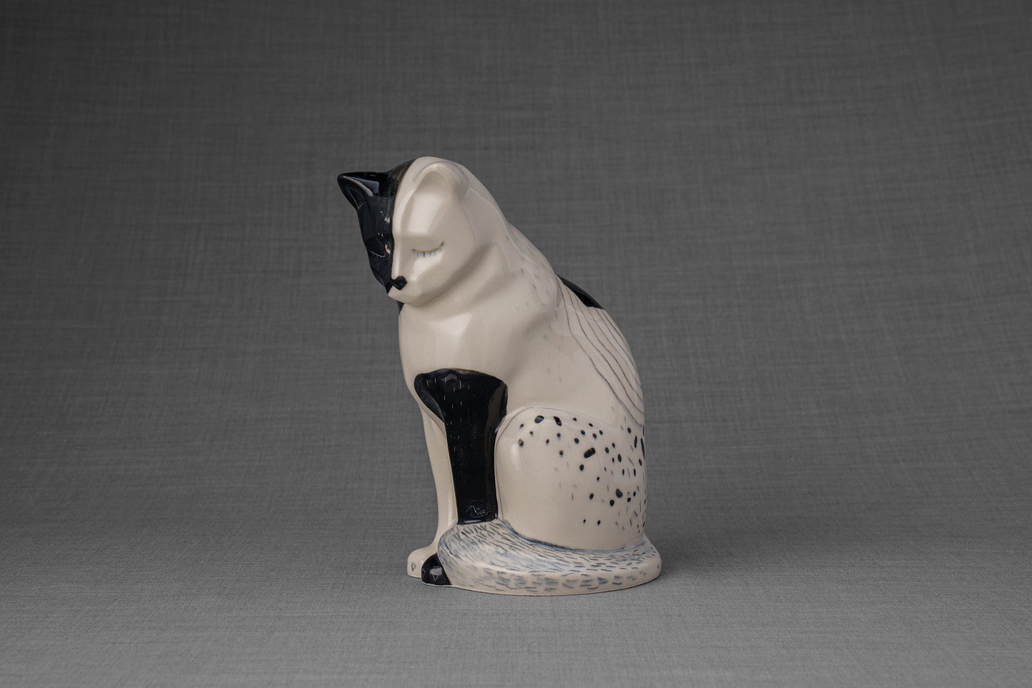
                  
                    Pulvis Art Urns Pet Urn Neko Hand Decorated Pet Urn "Tuxedo" - Ceramic | Handmade
                  
                