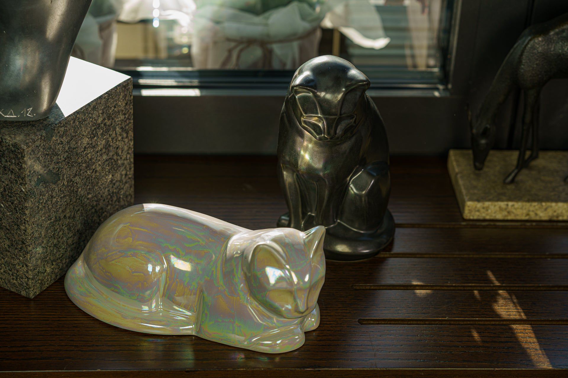 Neko Pet Urn for Ashes - Dark Matte | Ceramic | Handmade Cat Urn - Pulvis Art Urns