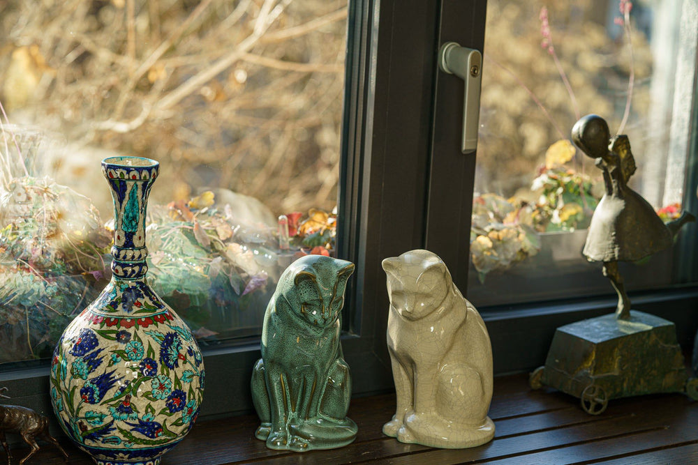 Pulvis Art Urns Pet Urn Neko Pet Urn for Ashes - Dark Sand | Ceramic | Handmade