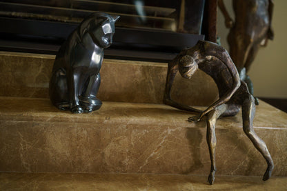 Neko Pet Urn for Ashes - Lamp Black | Ceramic | Handmade Cat Urn - Pulvis Art Urns