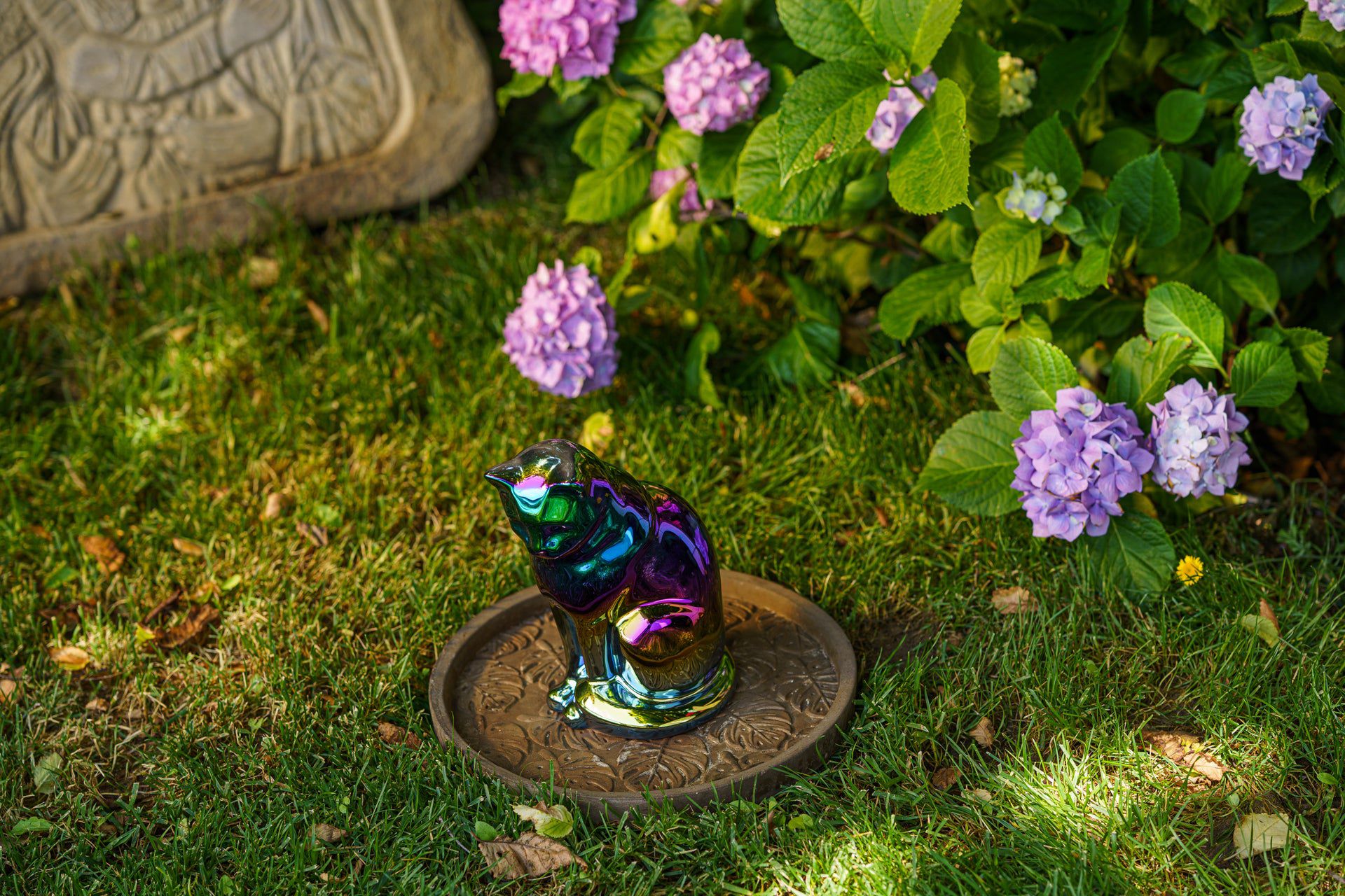 Neko Pet Urn for Ashes - Rainbow Chrome | Ceramic | Handmade - Pulvis Art Urns