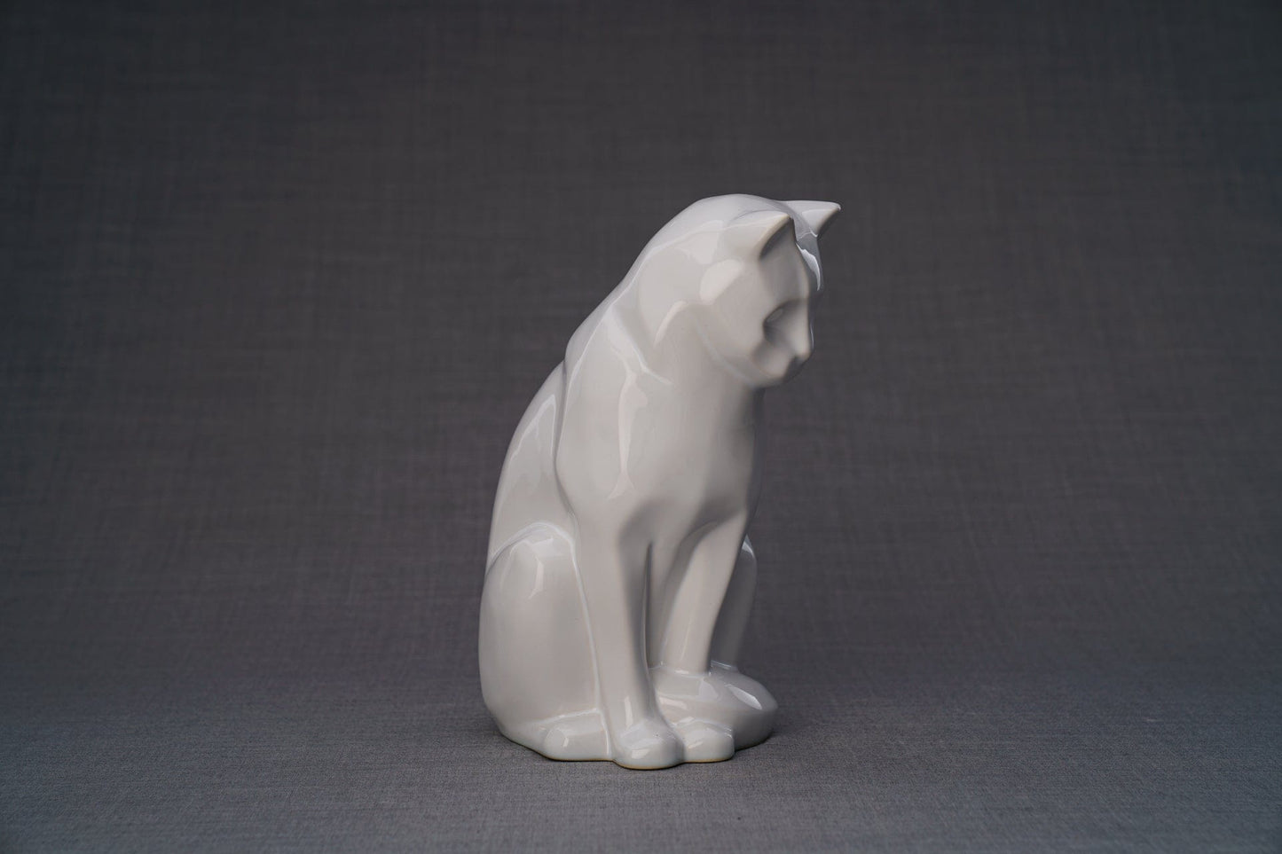 
                  
                    Pulvis Art Urns Pet Urn Neko Pet Urn for Ashes - White | Ceramic | Handmade
                  
                