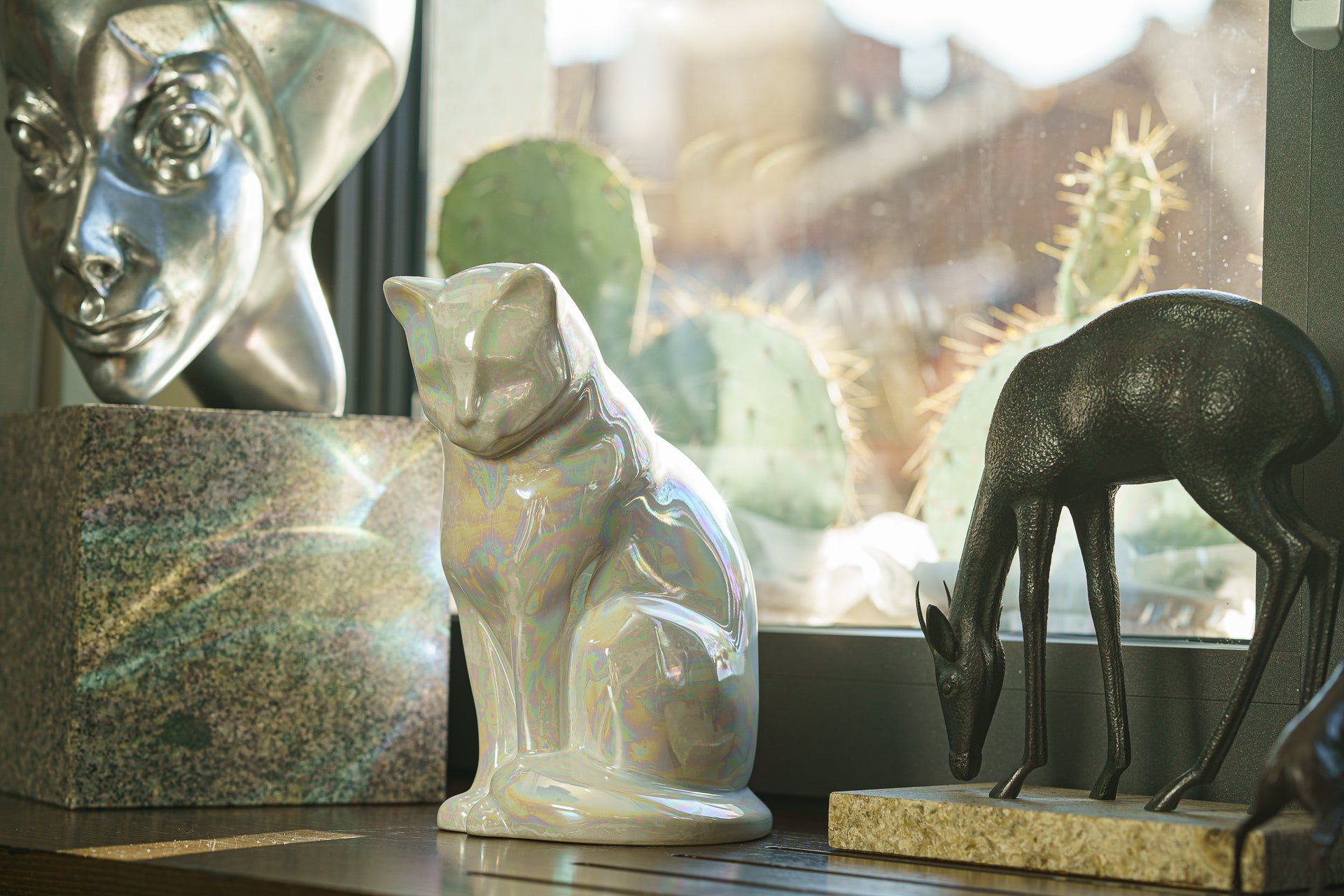 Neko Pet Urn for Ashes - White | Ceramic | Handmade Cat Urn - Pulvis Art Urns