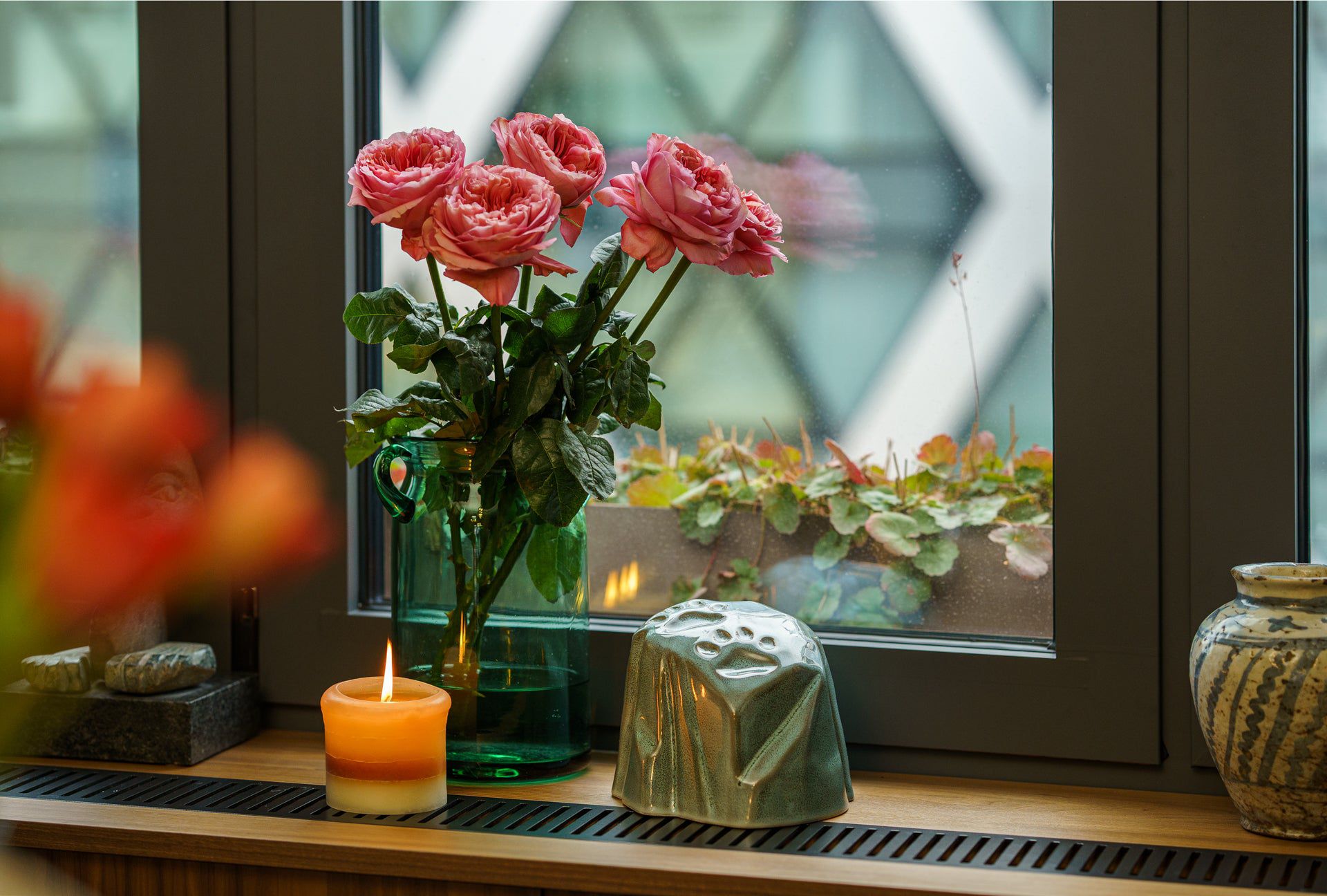 Paw Print Urn For Pet Ashes - Oily Green Melange | Ceramic Pet Urn - Pulvis Art Urns