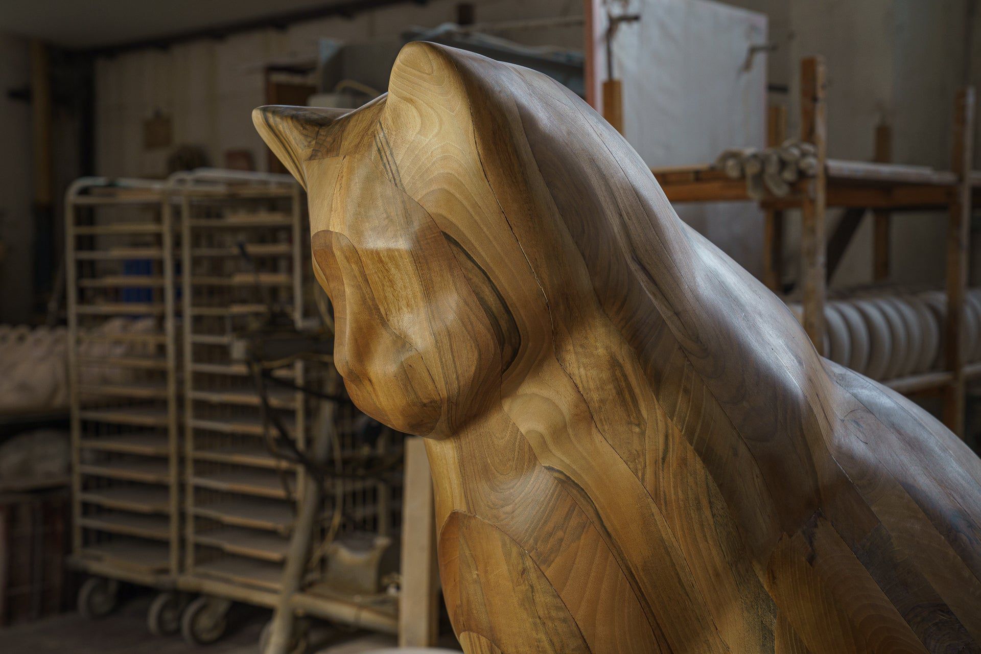 Wooden Cat Statue Memorial "Neko" - Genuine Walnut - Pulvis Art Urns