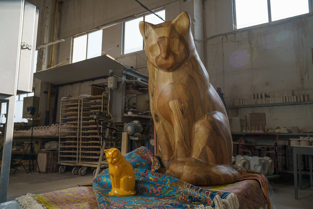 Cat cheap statue urn