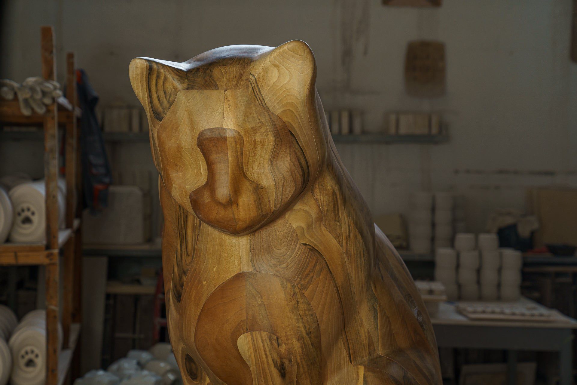 Wooden Cat Statue Memorial "Neko" - Genuine Walnut - Pulvis Art Urns